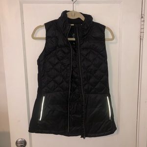 black lululemon vest
